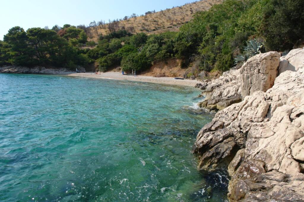 A Small Stone House By The Sea, In A Wineyard Nerezisca Dış mekan fotoğraf